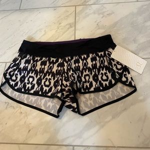 NWT Lululemon Run Speed Short Size 8